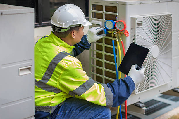 Professional Hvac technician working in Creston, CA